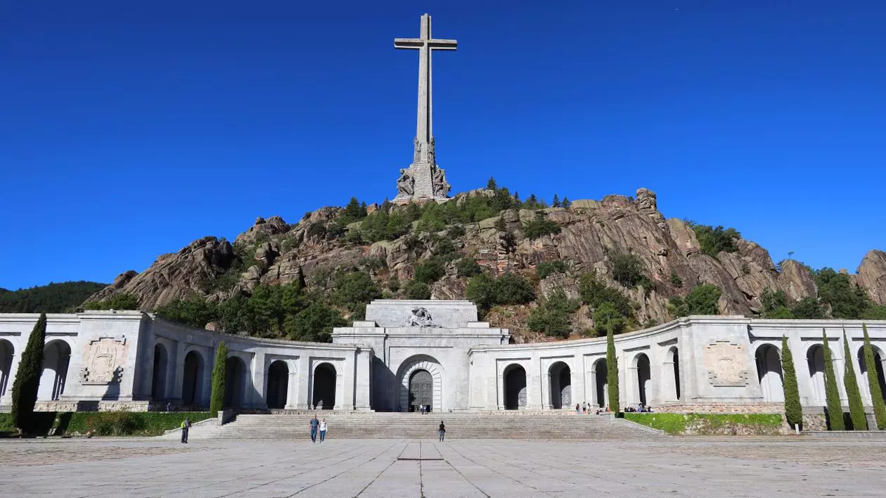 Curtea Supremă a Spaniei a decis ca rămășițele dictatorului Franco să fie exhumate și plasate într-un alt mormânt