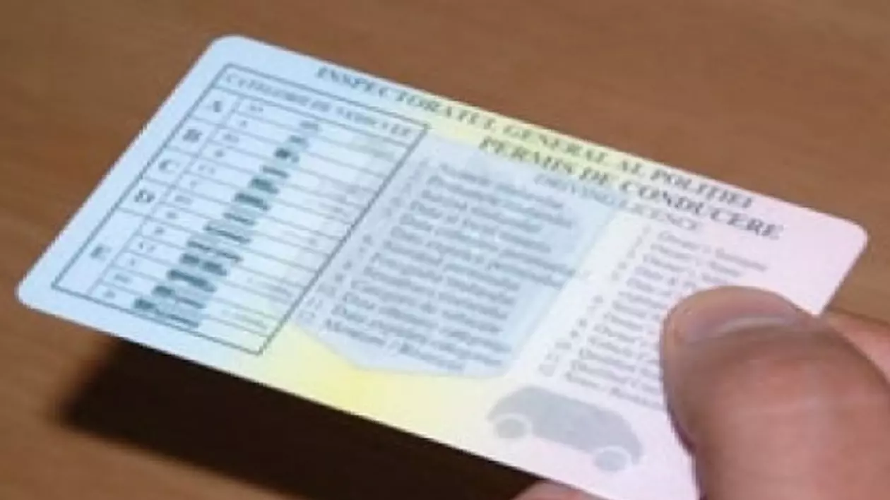 Percheziţii la Serviciul Permise de Conducere Giurgiu şi la locuinţele unor poliţişti şi instructori