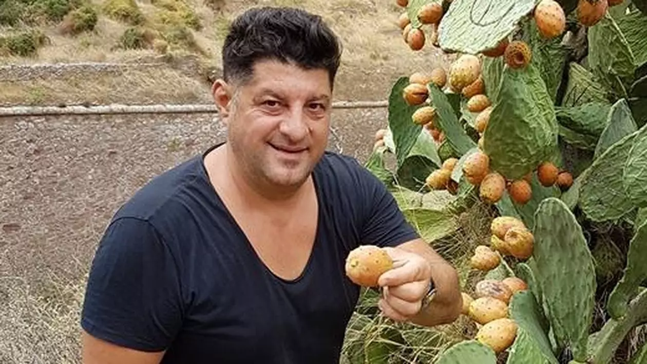 Tavi Colen e gospodina perfectă! Vara și-a îngrijit grădina, acum face bulion, zacuscă și dulceață din propriile legume și fructe