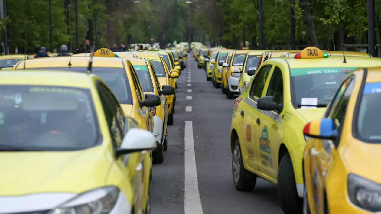Amenzi pentru taximetriștii din Centrul Vechi al Bucureștiului și de la Gara de Nord. Ce nereguli au găsit polițiștii