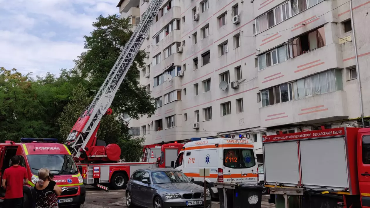 Un copil a murit în Focșani după ce a căzut de la etajul 8 al unui bloc