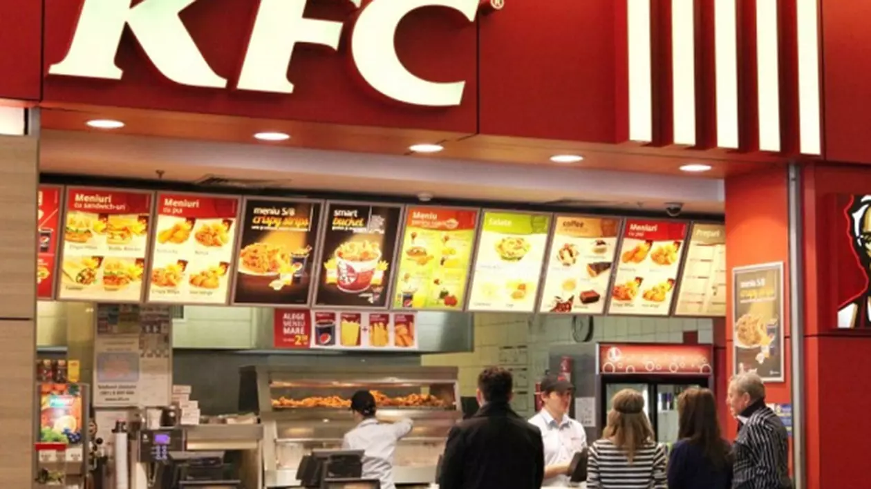 KFC a schimbat meniul după ce Protecția Consumatorilor le-a găsit bacterii în mașinile de gheață