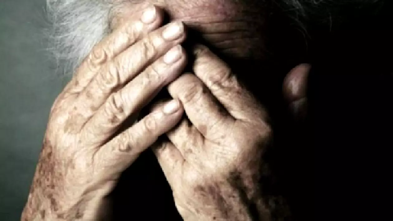 Un tânăr din Vaslui arestat pentru că și-a violat bunica vrea să fie eliberat pentru a avea grijă de ea. „Nu are cine să-i taie lemne”