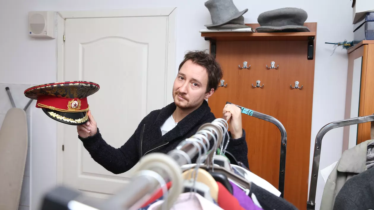Dan Rădulescu, pregătit de tatăl lui pentru chirurgie, de Adrian Pintea pentru actorie și de Horațiu Mălăele pentru scene fierbinți! Traseul actorului care s-a iubit cu Diana Dumitrescu