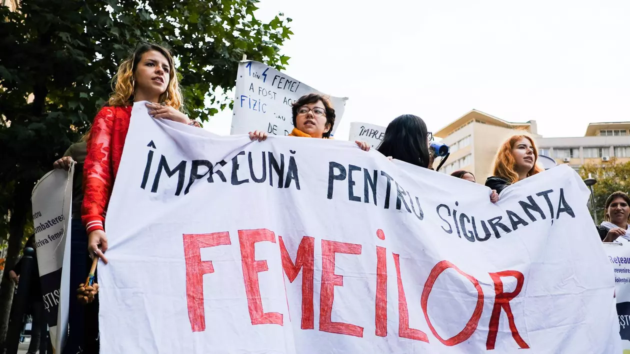 Centrul FILIA despre partidul AUR: „Următorii 4 ani vor fi o provocare pentru protejarea drepturilor femeilor, în special a drepturilor reproductive”