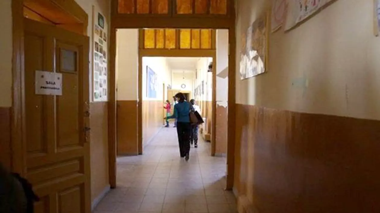 Un profesor din Lugoj a ajuns la spital după ce a fost lovit de un elev!