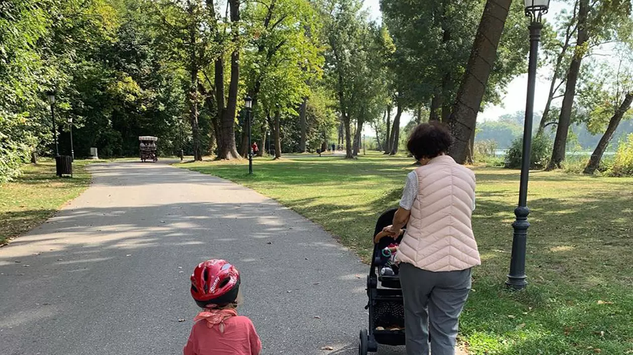 copiii Simonei Gherghe, la plimbare