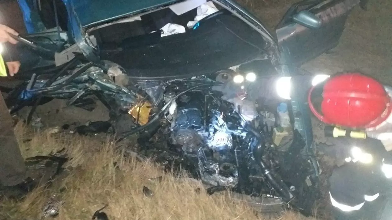 Două persoane au murit și un copil a fost grav rănit într-un accident în Câmpulung Moldovenesc. Șoferul care a produs accidentul a fugit