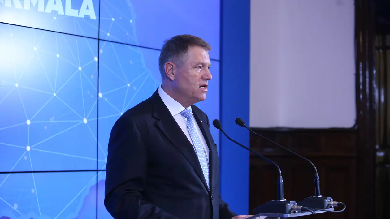 Principala școală de științe politice din România girează discuția dintre președintele Iohannis și candidatul Iohannis, numind-o ”dezbatere electorală” neutră!