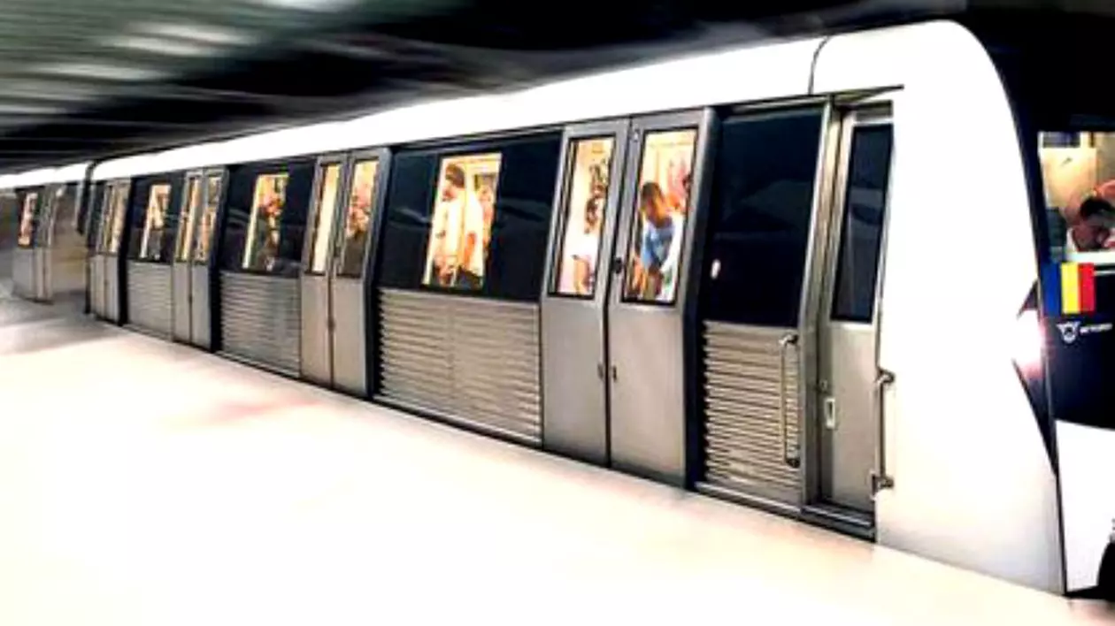 Circulația metrourilor pe magistrala Berceni-Pipera ar putea fi restricționată. Garnitură de metrou în stație