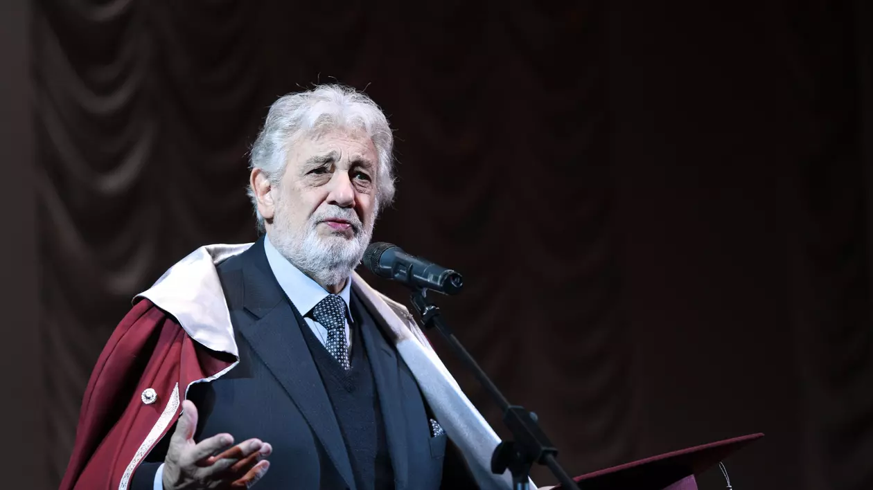 Placido Domingo revine pe scenă, în ciuda numeroaselor acuzații de hărțuire sexuală. E în programul Operei din Viena