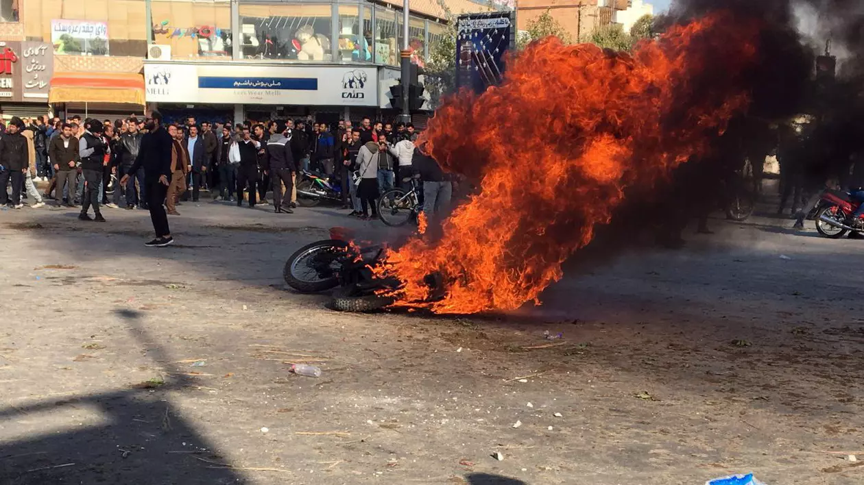 Proteste violente în Iran