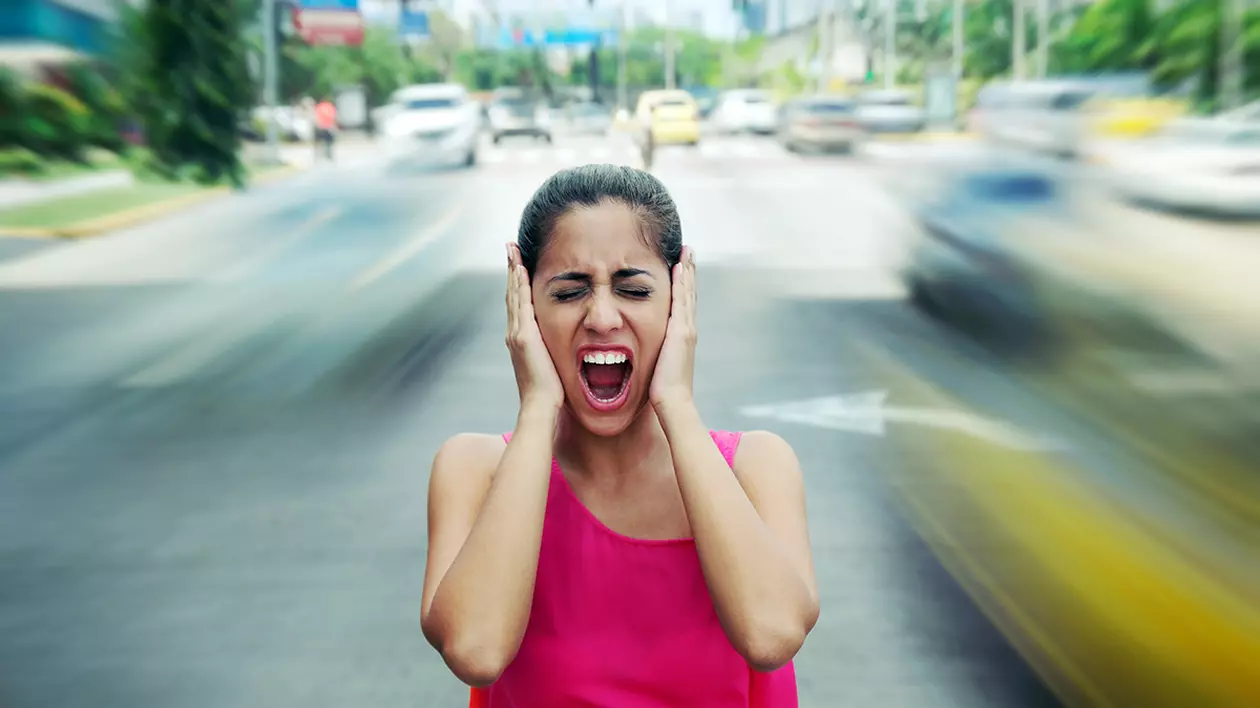 Cum zgomotul ne poate scoate din minți și ne afectează viața de zi cu zi