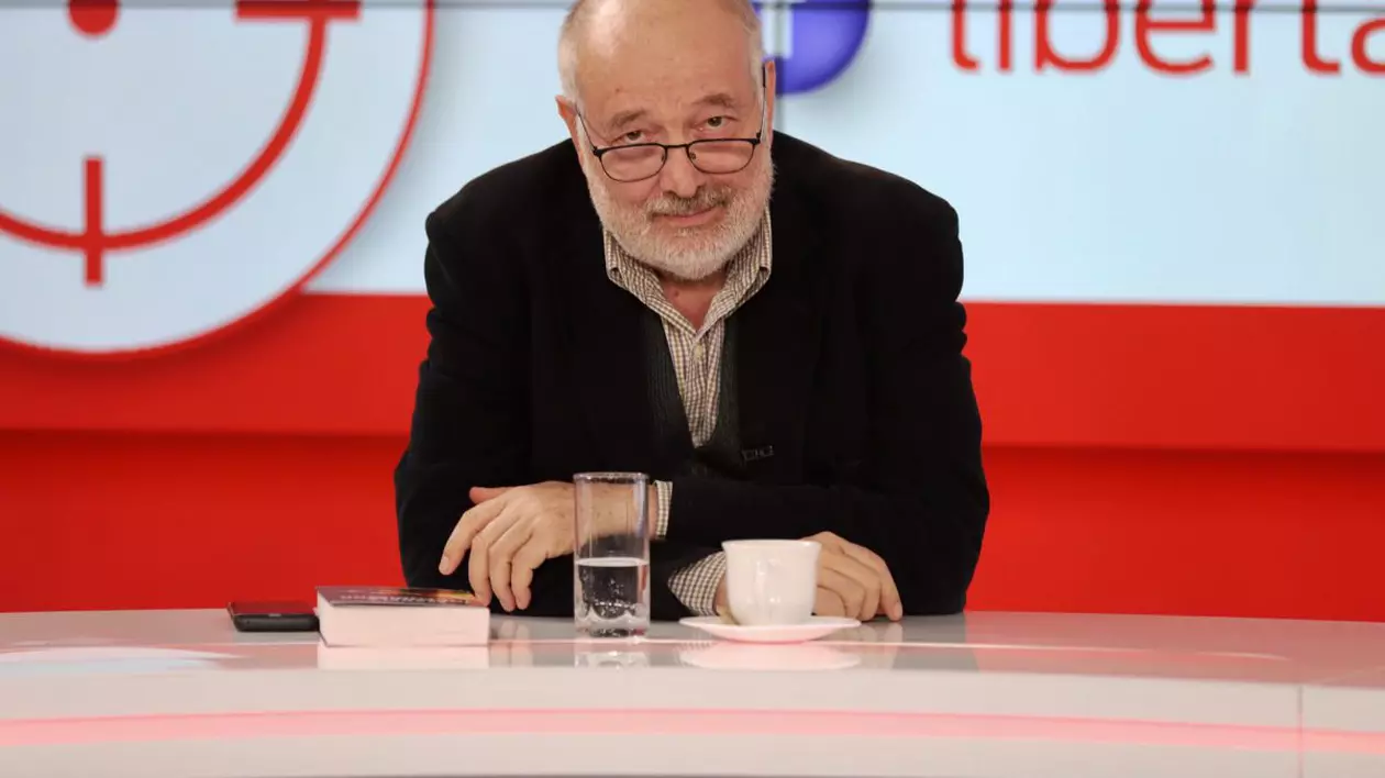Scriitorul și istoricul Stelian Tănase în studioul Libertatea