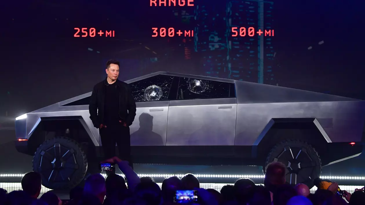 Tesla a lansat camioneta Cybertruck
