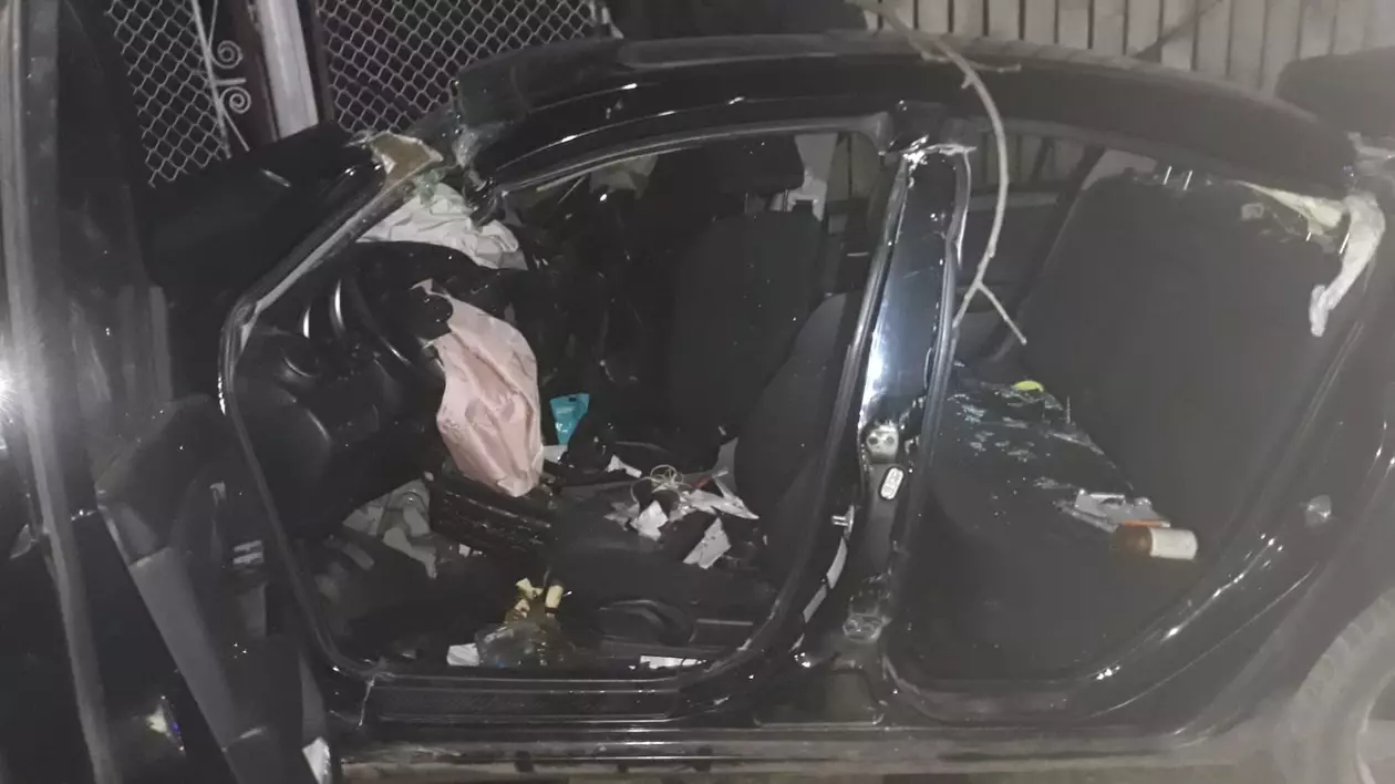 Accident violent în Argeș, în seara de Crăciun. O tânără a murit, iar alte trei persoane au fost rănite
