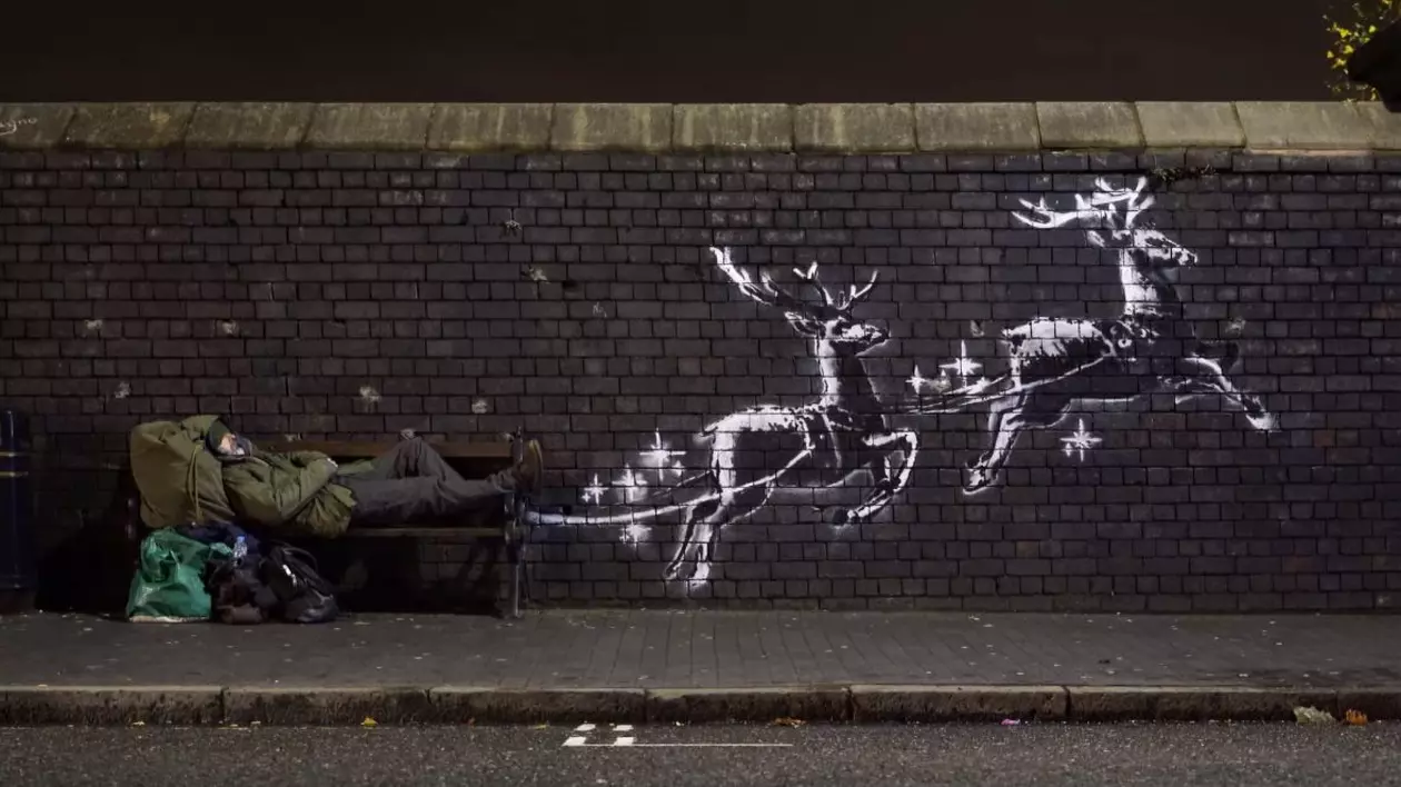 O nouă pictură murală realizată de Banksy a apărut în Birmigham FOTO: Youtube