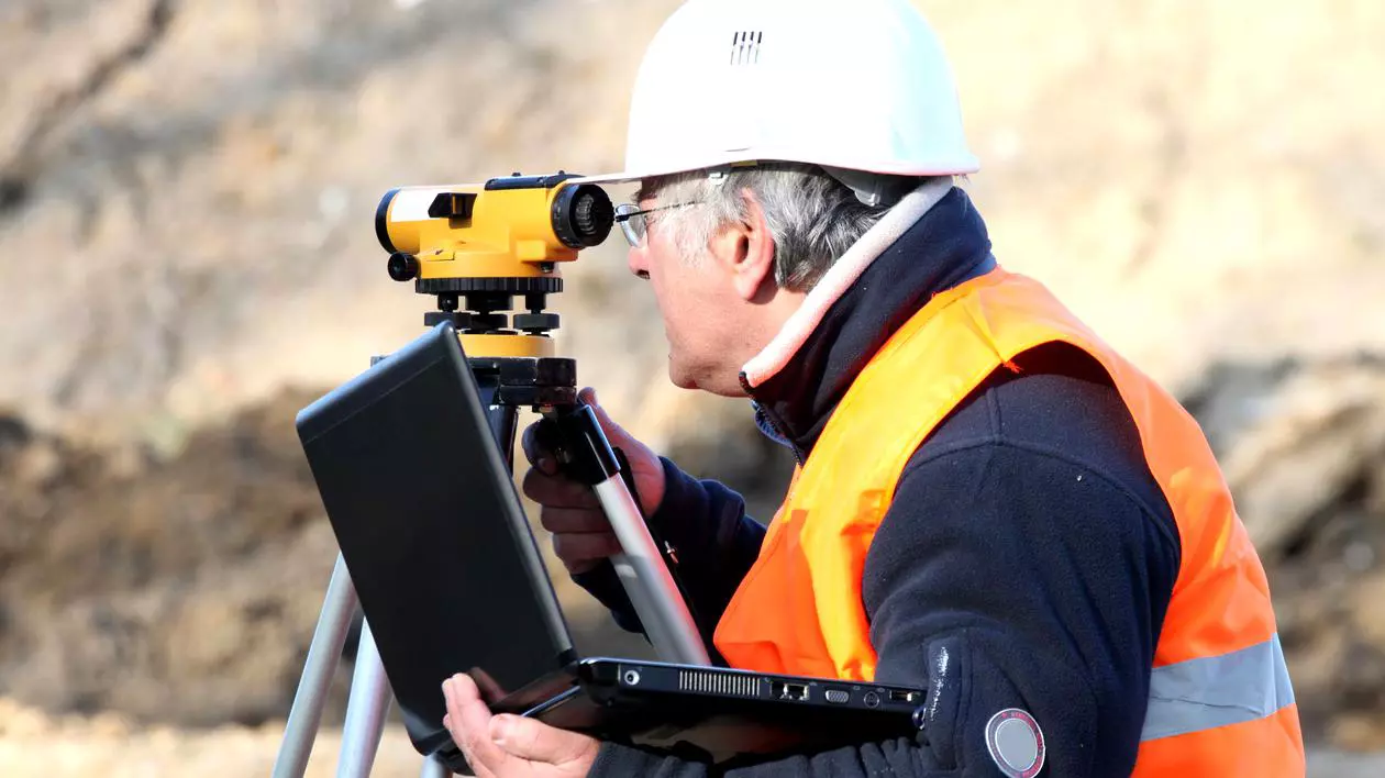 Libertatea te ajută |  Cadastriștii vor primi mai mulți bani, începând cu data de 1 ianuarie 2020, potrivit unui act normativ adoptat de Camera Deputaților