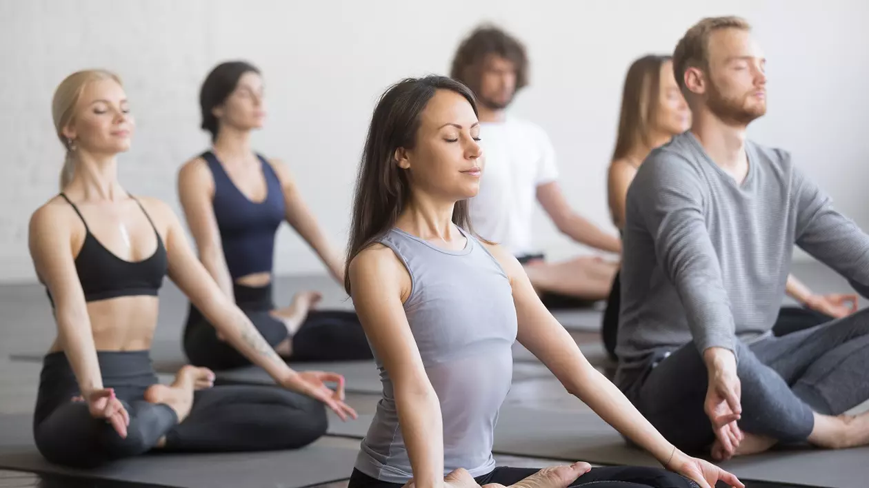 Despre retrospectiva de la sfârșit de an și rezoluțiile lui 2020 cu un profesor de yoga: “Trebuie să înțelegem că absolut orice a fost făcut nu s-ar fi putut face în alt fel”