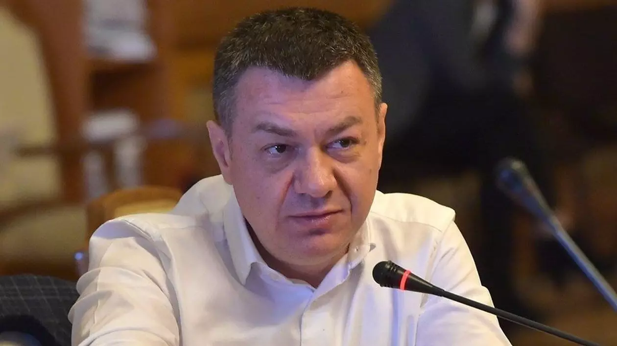 Ministrul Culturii taxează ieșirea regizorului Cristi Puiu la TIFF: ”Astfel de atitudini dezinformează, dezorientează”