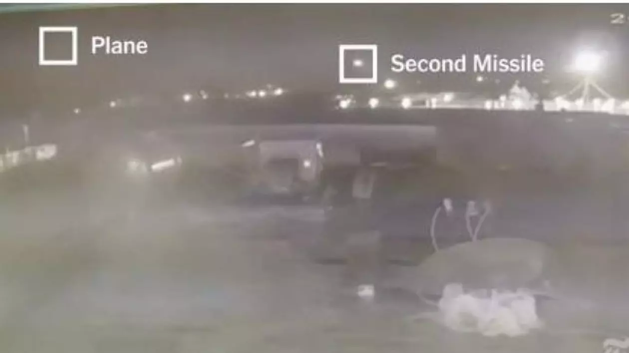 VIDEO | Noi imagini cu momentul în care avionul ucrainean, prăbușit în Iran, este lovit de două rachete