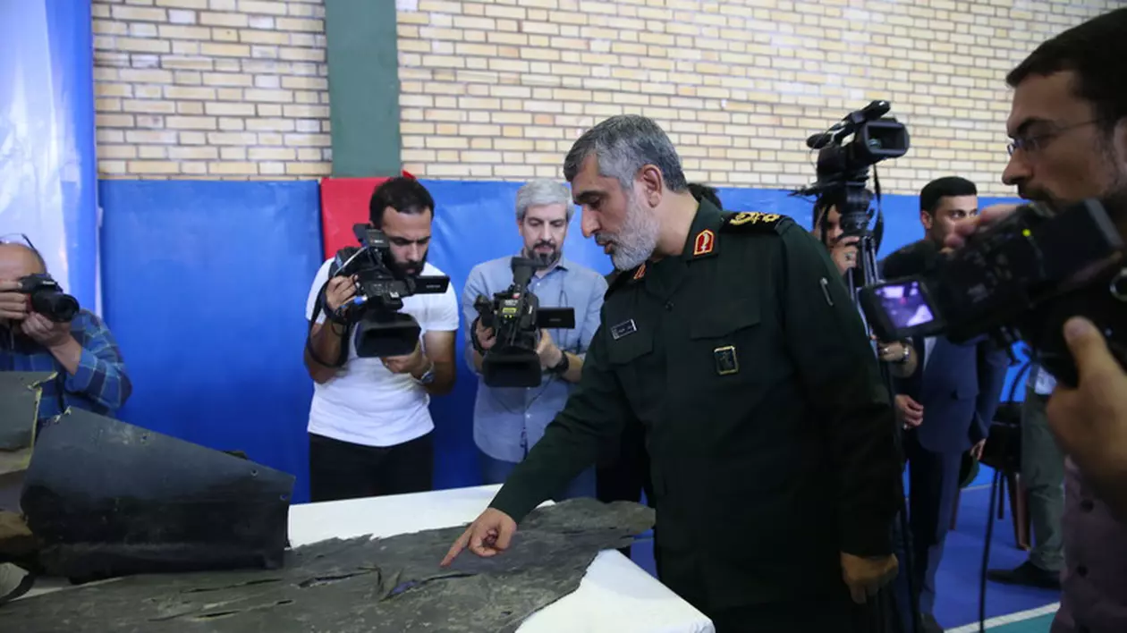 Cine este generalul iranian care își asumă responsabilitatea pentru doborârea avionului: „Aș fi preferat să fi murit”