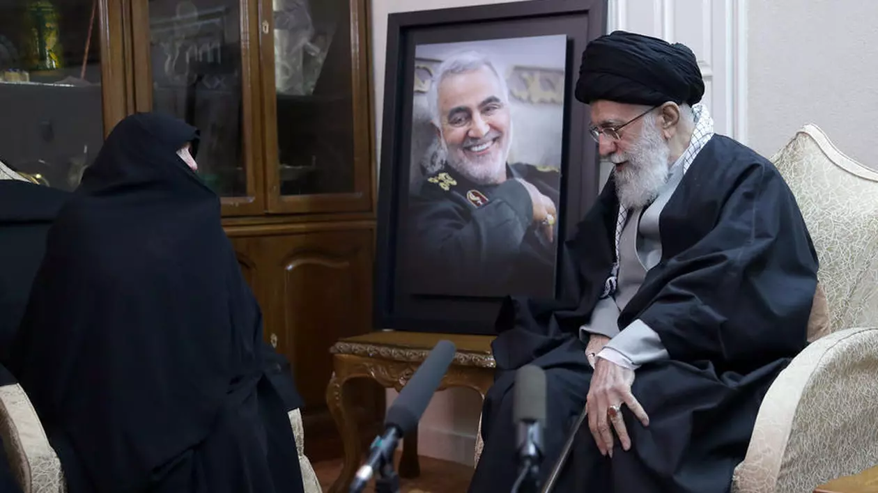 Mesajul războinic al fiicei lui Qassam Soleimani (EPA)