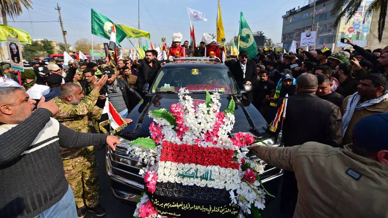 Sicriul generalului Qassem Soleimani a fost adus la Bagdad (foto EPA)