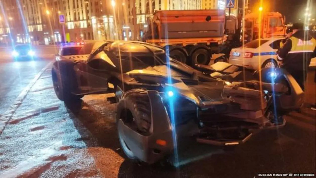 Mașina lui Batman, ridicată de poliția din Moscova
