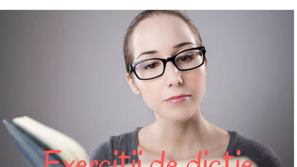 Exerciții de dicție- femeie cu părul prins si ochelari care citeste dintr-o carte