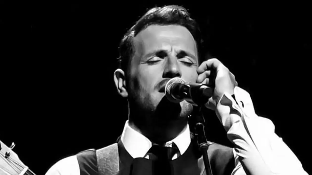 «Îmi doresc să vizitez toată România!» Celebrul solist grec Nikos Vertis a stabilit un record de spectacole la Sala Palatului - 3 concerte sold out