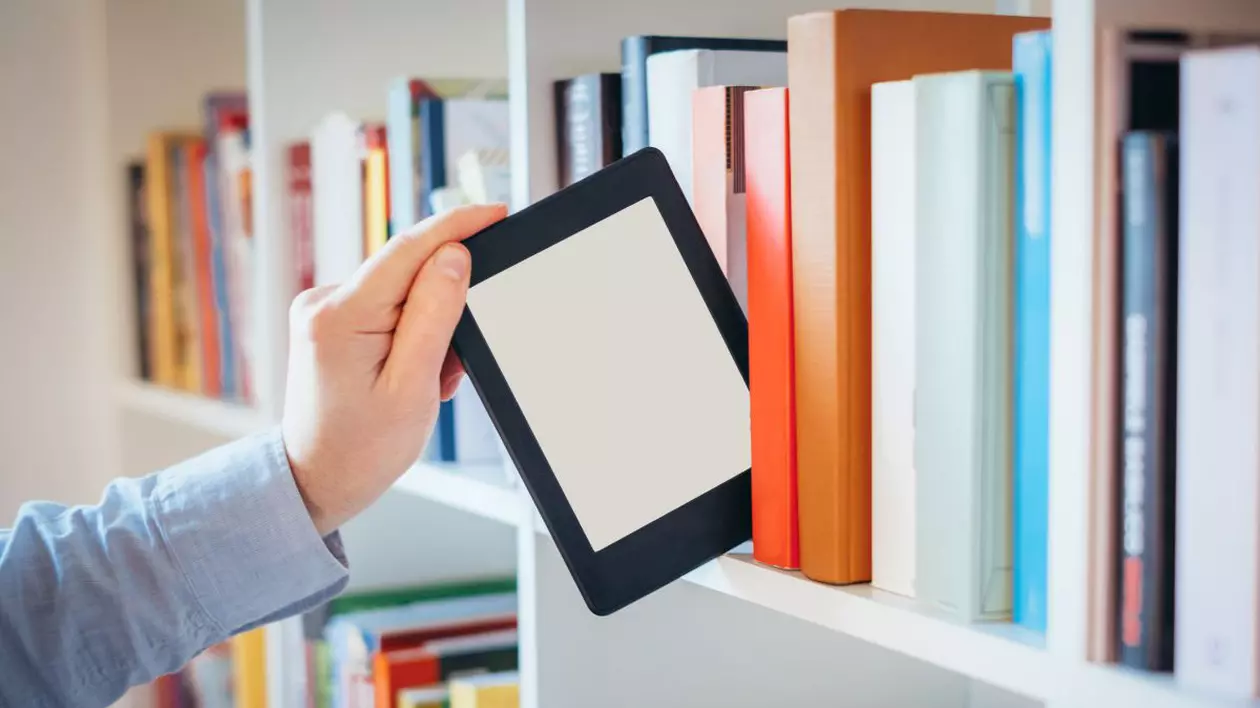 Editurile și librăriile se adaptează noilor realități: e-bookuri gratuite și reduceri serioase