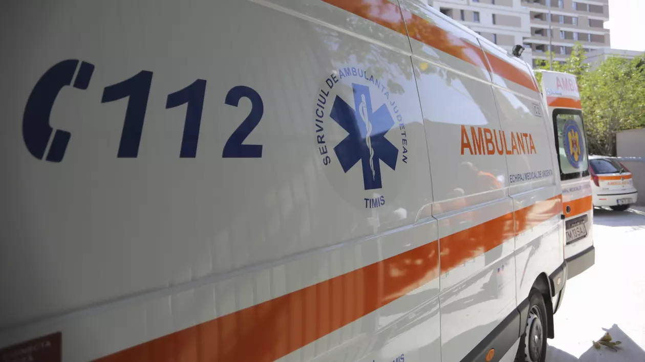 Un bărbat aflat în izolare la domiciliu a fost transportat la spital cu o fractură, în Prahova