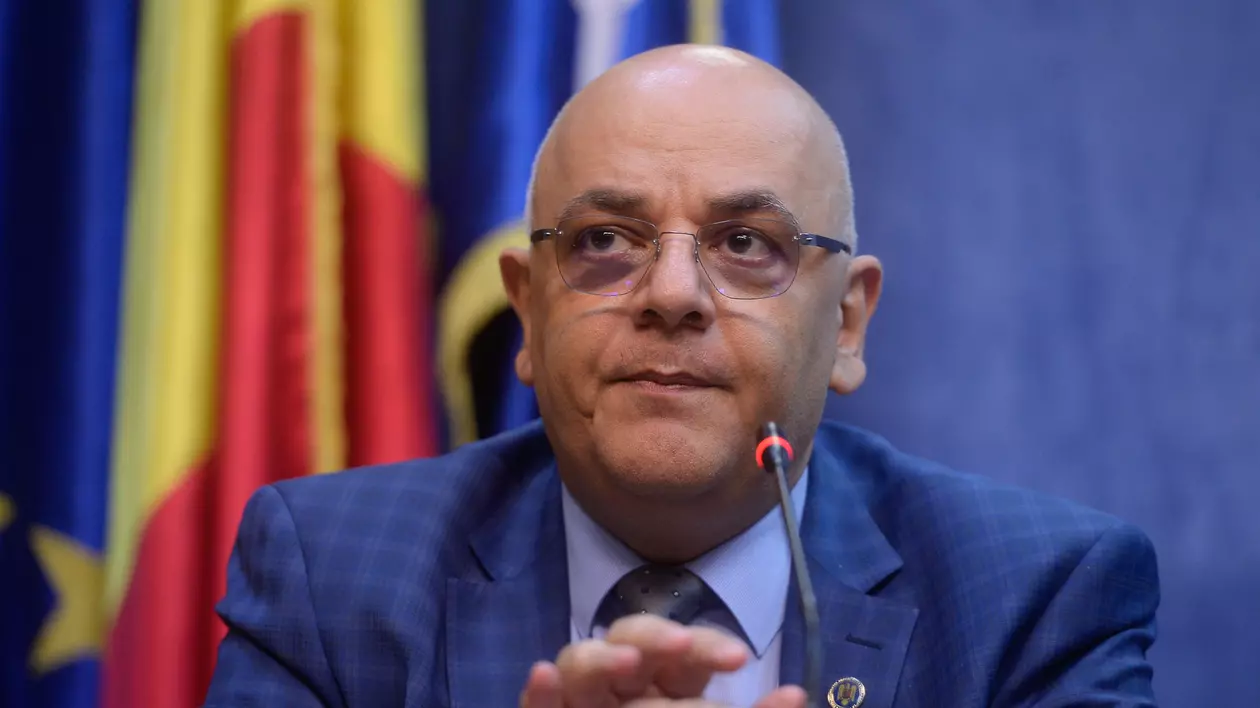 Raed Arafat anunță că închiderea școlilor s-ar putea prelungi