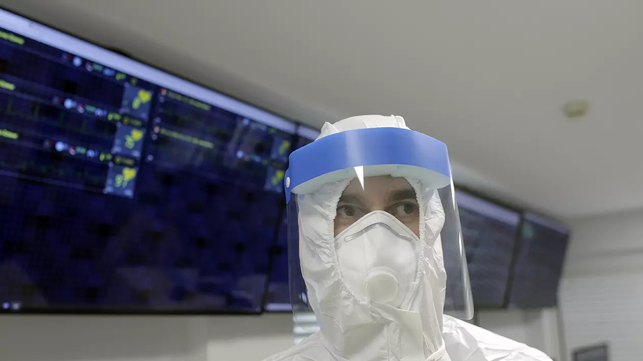 Economistul Cornel Ban: „Ar trebui să ne concentrăm pe un regim productiv și de cercetare tipic economiei de război. În ritm mult mai rapid decât SUA în anii '40”