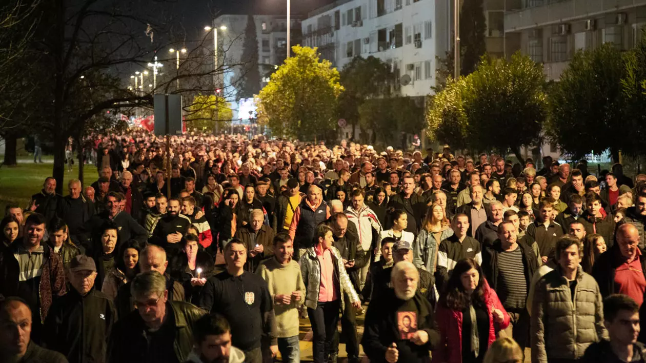 În Muntenegru, continuă protestele cu zeci de mii de participanți  împotriva legii ”libertății religioase”. Nu e raportat încă nici un caz de coronavirus