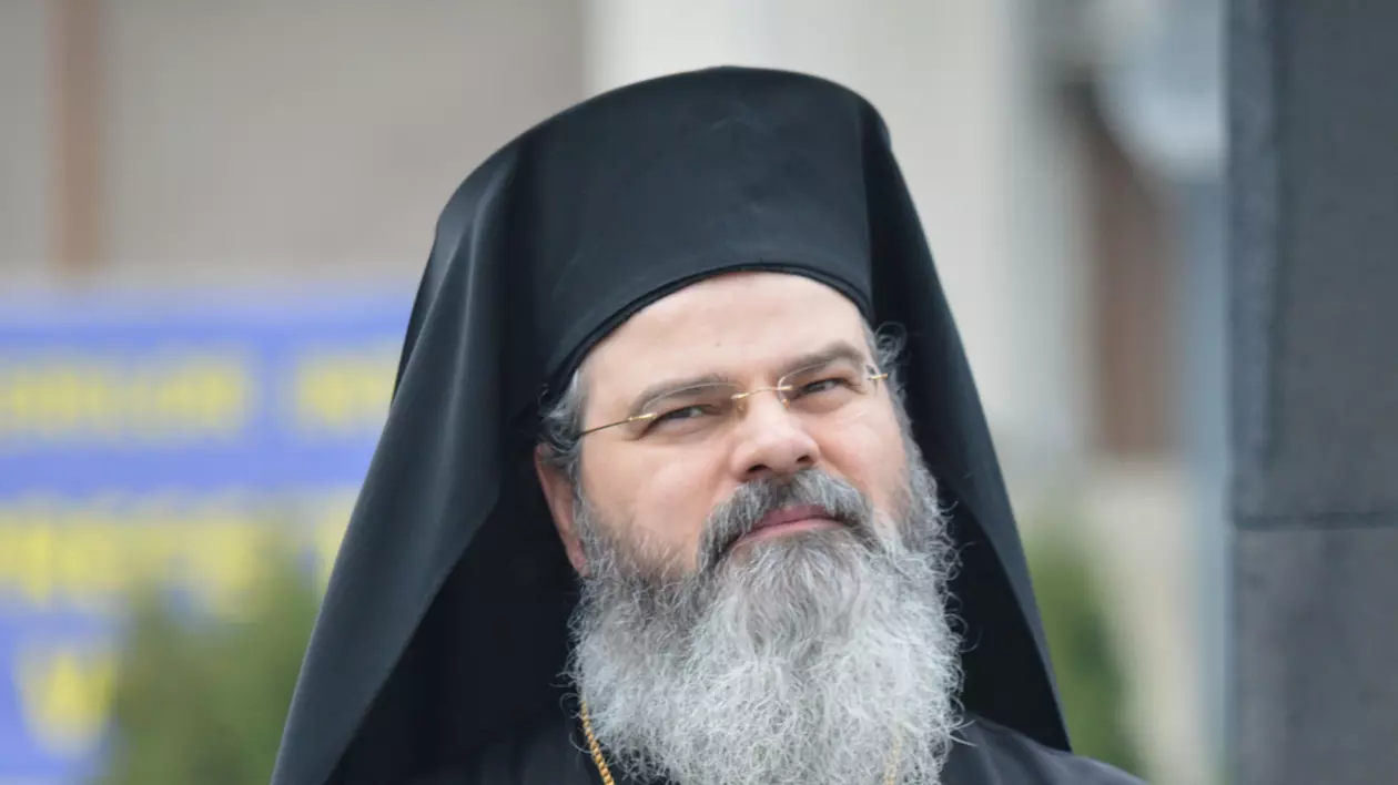 „E nevoie urgentă să ne vindecăm de prostie”. Mesajul Episcopului Hușilor de Ziua Națională
