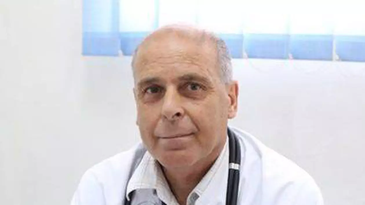 ”Dacă luăm măsuri bune, cam în două săptămâni vom avea o reducere a cazurilor”, spune medicul Virgil Musta