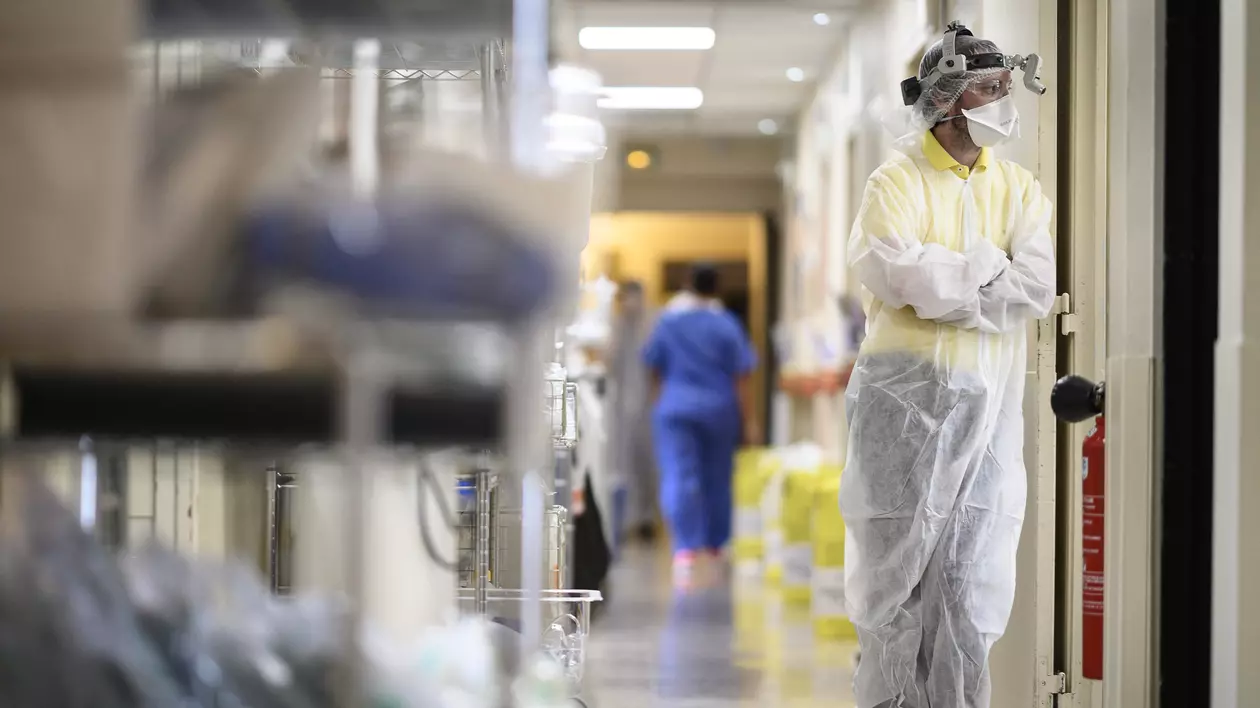 Secția ATI a unui spital din Covasna a fost decimată de coronavirus. 20 din cele 38 de cadre medicale au Covid-19