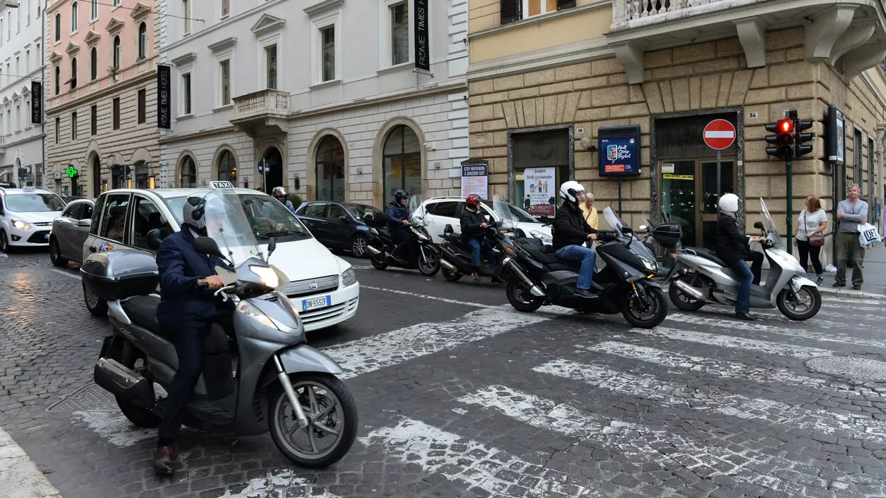 Autoritățile din Milano vor să reducă drastic numărul mașinilor din oraș