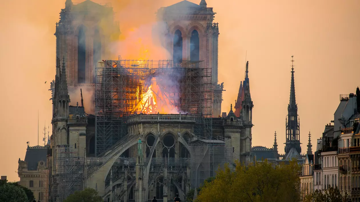 Incendiul de la Catedrala Notre Dame Foto: HEPTA
