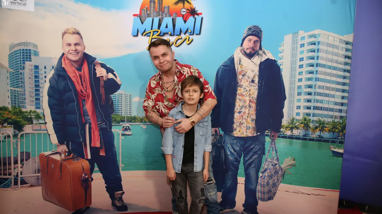Comedia „Miami Bici”, disponibilă pe Netflix. „A trebuit să-l scoatem din cinematografe forever”