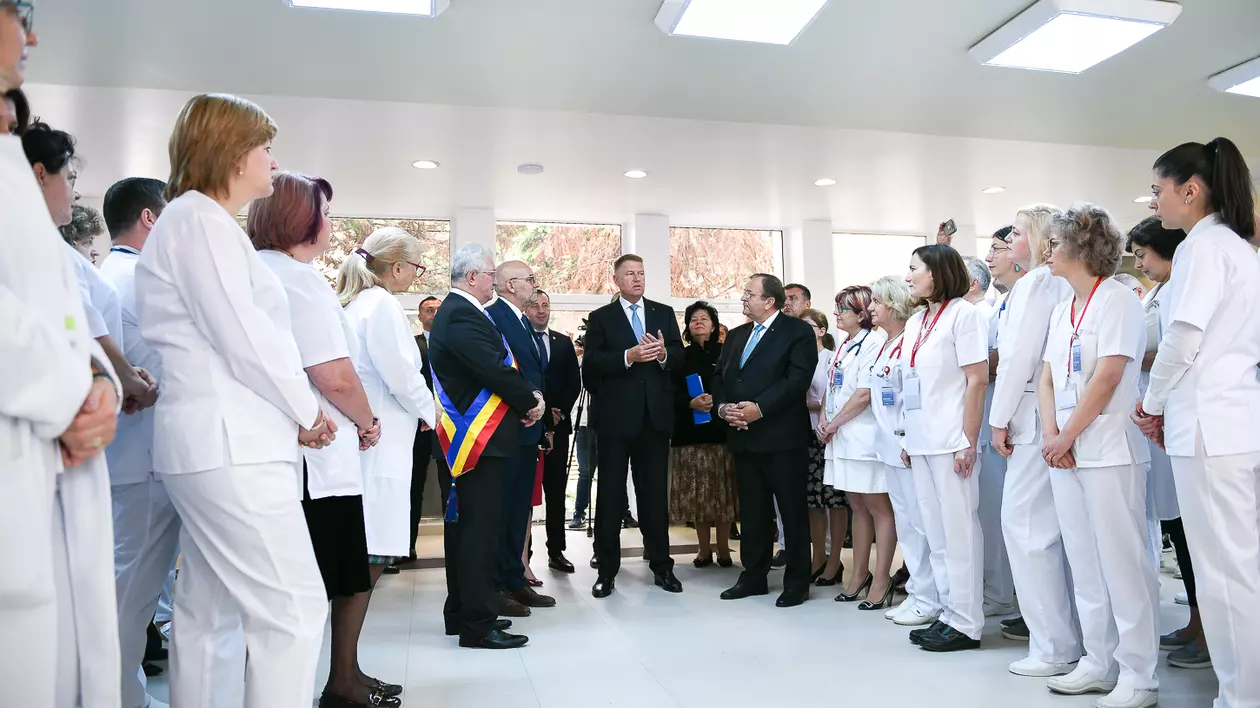 Iohannis retrage decoraţia acordată Spitalului Județean din Suceava anul trecut