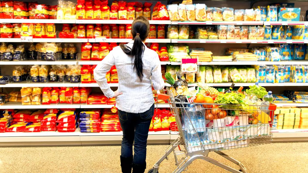Program supermarket si magazine Paste 2020