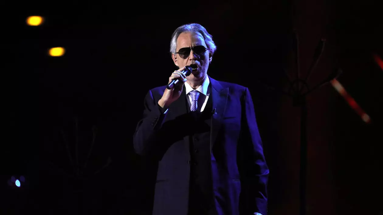 Andrea Bocelli va cânta fără spectatori la Domul din Milano, de Paștele catolic. ”Va fi o ocazie de a ne ruga împreună”
