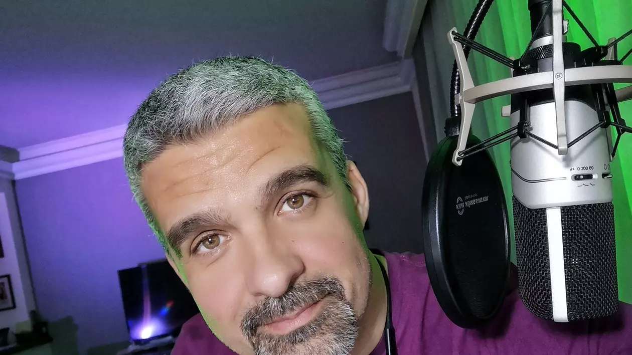 Aurelian Temișan își aniversează ziua de naștere live, cu fanii. „Un moment istoric și pentru mine”