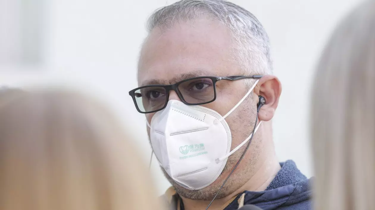 „Regele măștilor” a fost concomitent director la Unifarm și Cantacuzino, însă incompatibilitatea semnalată de auditul ministerului a fost ignorată﻿
