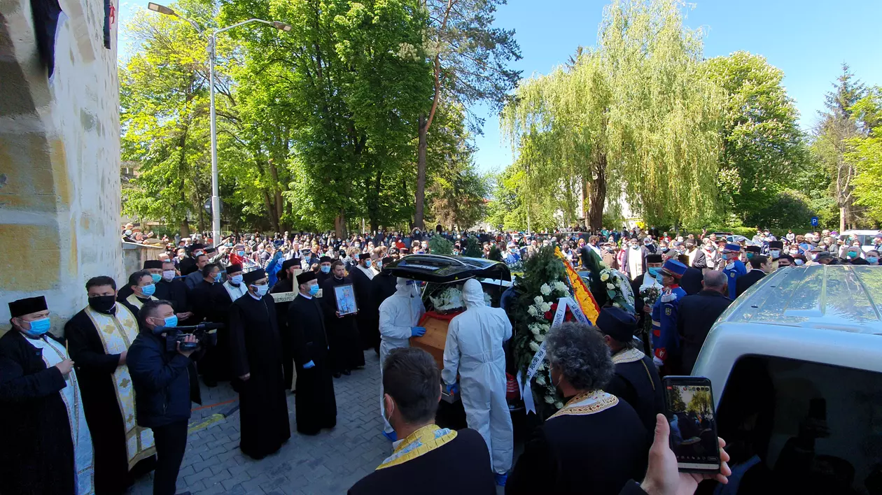 Dublă măsură la  înmormântările pacienţilor cu COVID. Derogare specială de la Arafat pentru funeraliile ÎPS Pimen: „Fiind o personalitate bisericească, n-ai cum să nu accepți”