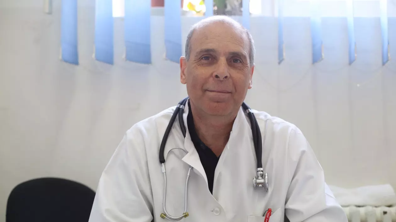 Sfaturile doctorului Musta pentru români după 15 mai: „Nu uitați de măsurile de igienă, nu stați la povești”. În plus, ce ar trebui să facă firmele