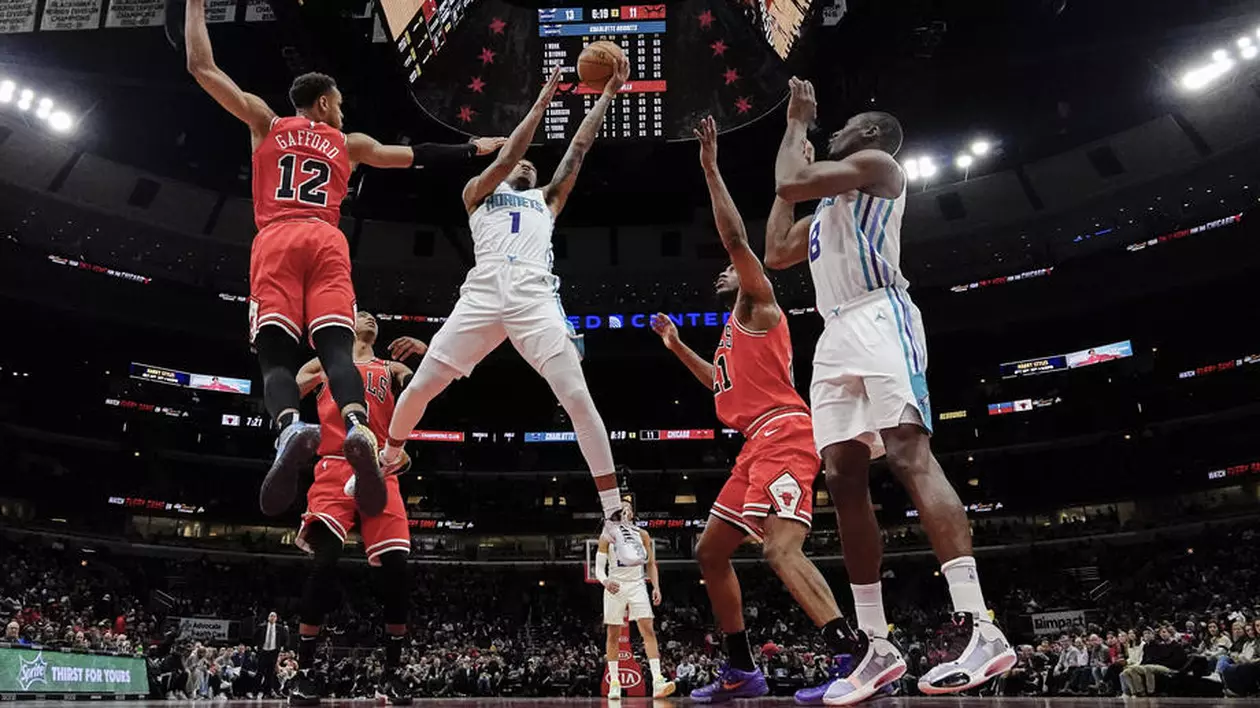 16 jucători din NBA, pozitivi la Covid-19 din 302 testaţi. Liga profesionistă nord-americană de baschet va fi reluată pe 30 iulie FOTO: EPA